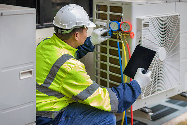 Professional Hvac technician working in Fort Valley, VA